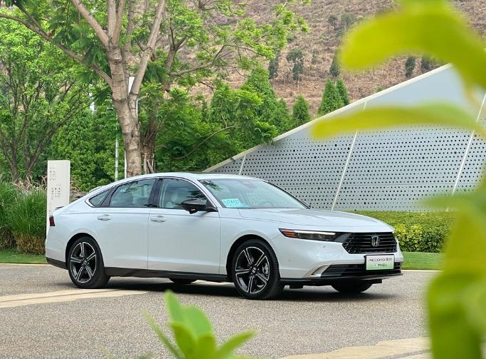 試駕|全新雅閣e:PHEV的變化與堅守