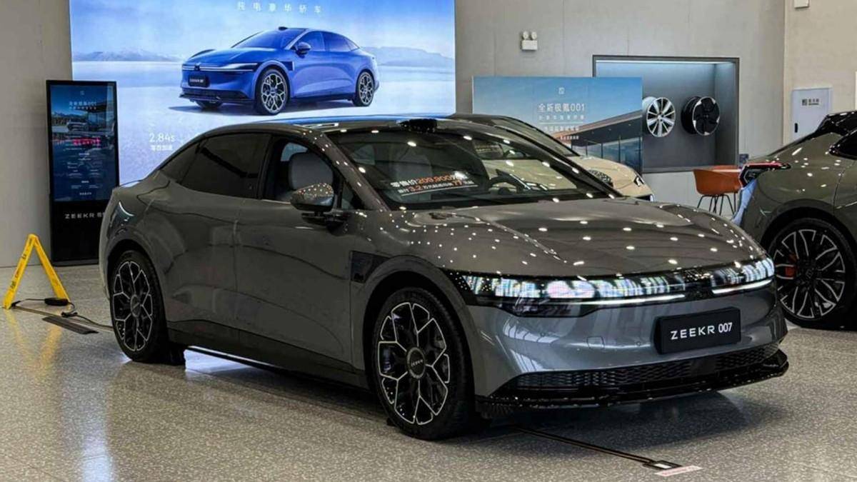 國(guó)貨大戰(zhàn),小米SU7對(duì)比極氪007,20萬(wàn)級(jí)到底選誰(shuí)