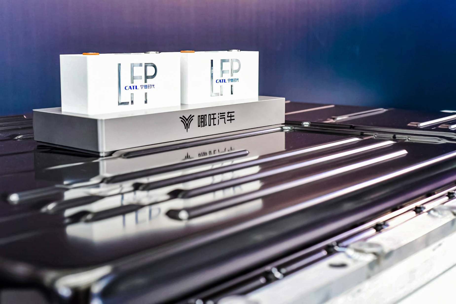 家庭智能超級增程SUV 綜合續航1300km 哪吒L“掀桌價”上市