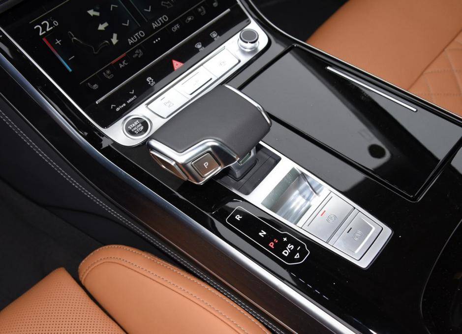 奧迪A8L Horch創始人版亮相:豪華旗艦再升級,售價破200萬