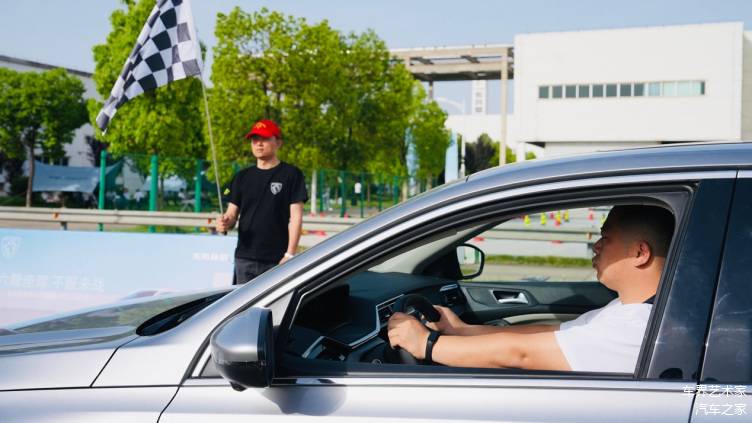 “良心車 神龍造”硬控全場 “六龍座駕”駕控體驗營燃擎開戰