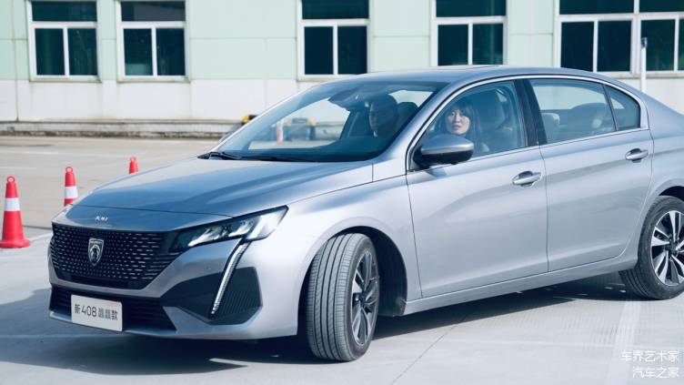 “良心車 神龍造”硬控全場 “六龍座駕”駕控體驗營燃擎開戰