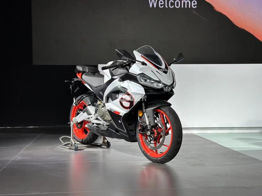 Aprilia RS 457售價4.98萬。忍者400徹底涼涼?