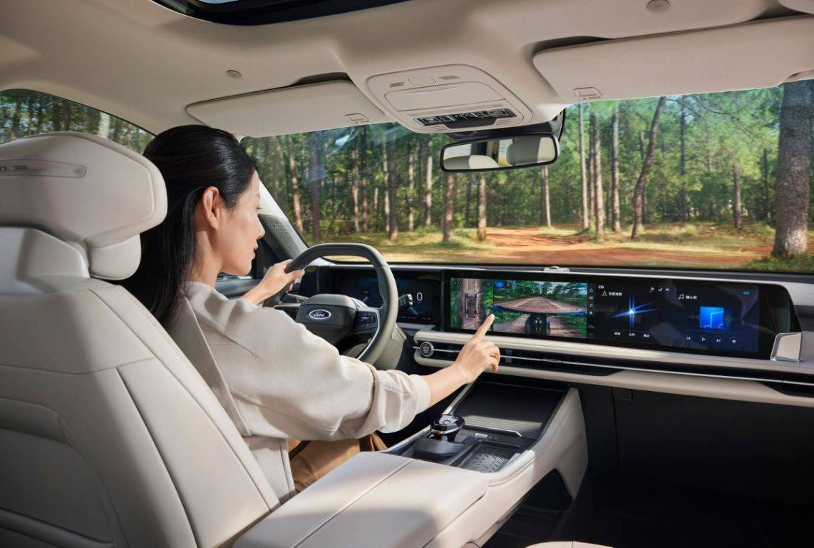 升級540°全景影像,起步價降3000元,2025款福特銳界L 22.68萬起