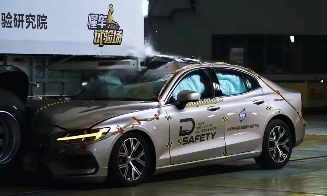 30款熱門車型碰撞測試考了沒劃重點的內(nèi)容,車企集體懵圈