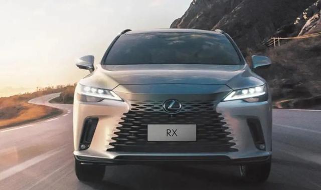 雷克薩斯也走親民路線，2.0T版本的RX，起售價(jià)只要35萬-有駕