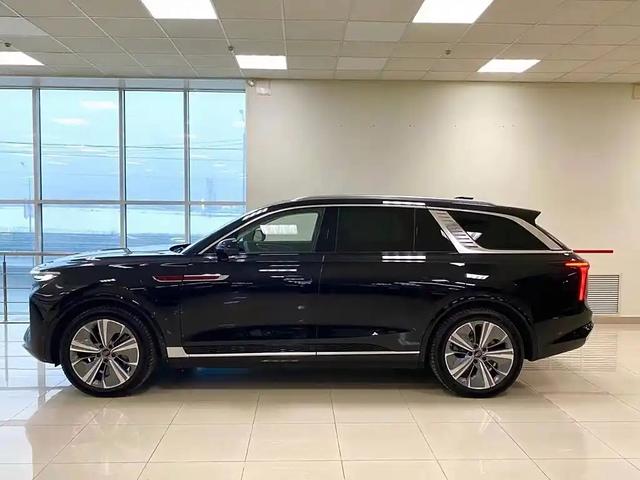 紅旗E-HS9霸氣登場,豪華大氣的設計,競爭凱雷德-有駕 紅旗E-HS9霸氣登場,豪華大氣的設計,競爭凱雷德-有駕