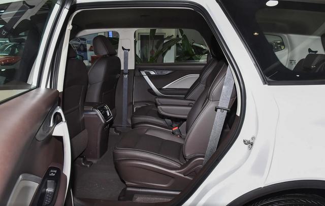 定位緊湊型MPV，13.78萬起售，睿藍8體驗如何？-有駕