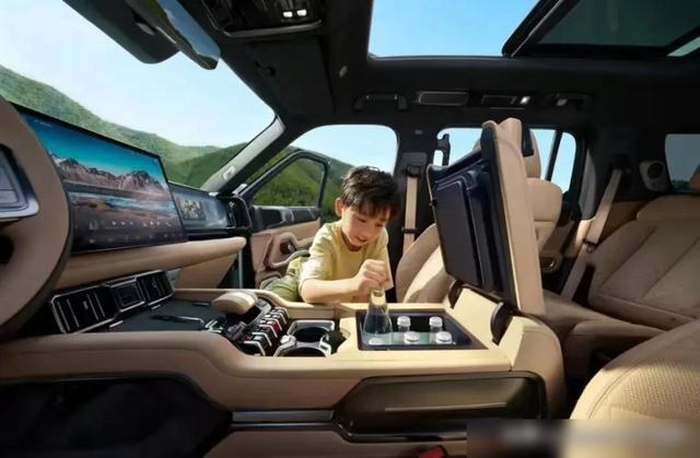 智能硬派新旗艦——方程豹豹8正式上市-有駕