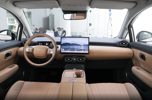 純電小車又多了一個競品，選它還是海豚？-有駕