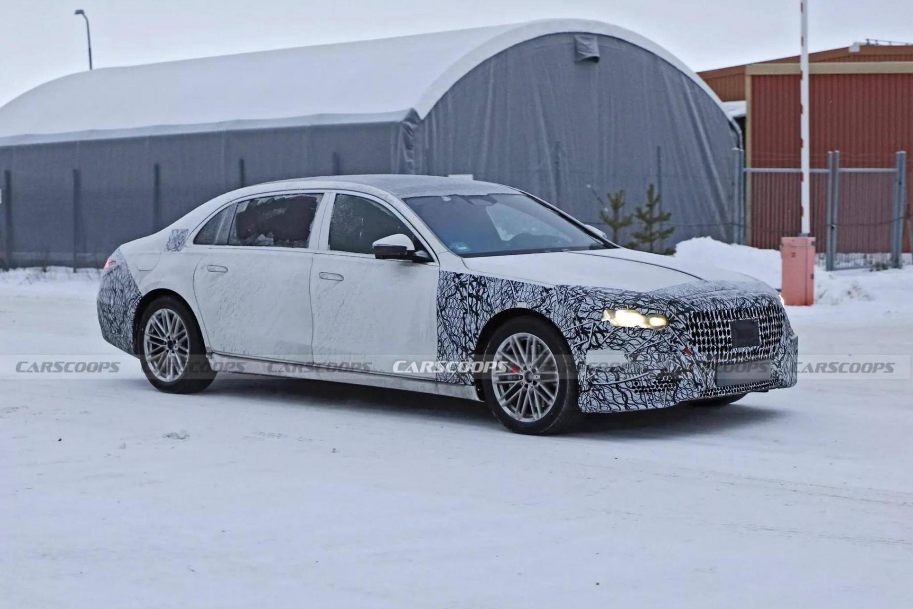 新款邁巴赫S級諜照曝光 配星形大燈和更大的格柵 預計2025年推出