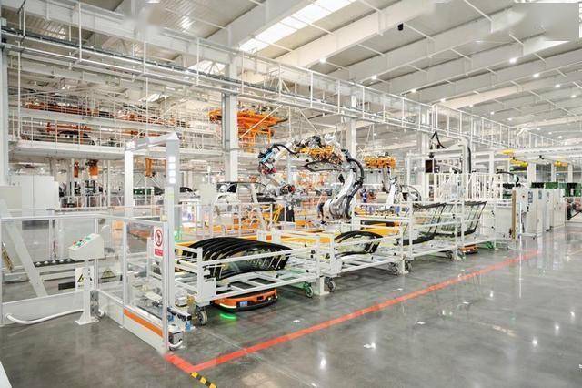 五菱繽果SUV續(xù)航破500僅售8萬,新能源代步車普惠時代來臨!