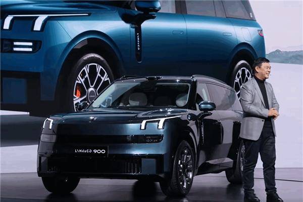 領(lǐng)克900旗艦SUV震撼登場:六座布局,2.0T+三電機,性能如何?