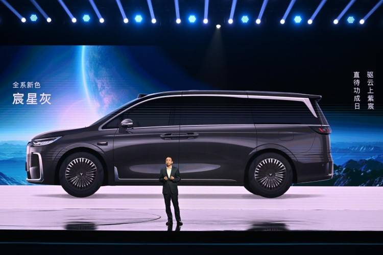 嵐圖夢想家再發(fā)力!發(fā)布乾崑智駕新版型,售35.99萬起