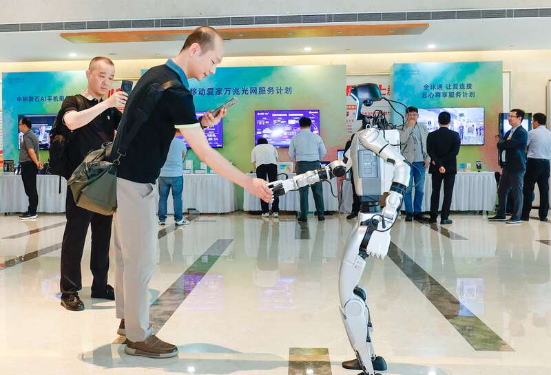 AI引領數智生活 廣東移動發布“三大服務計劃”