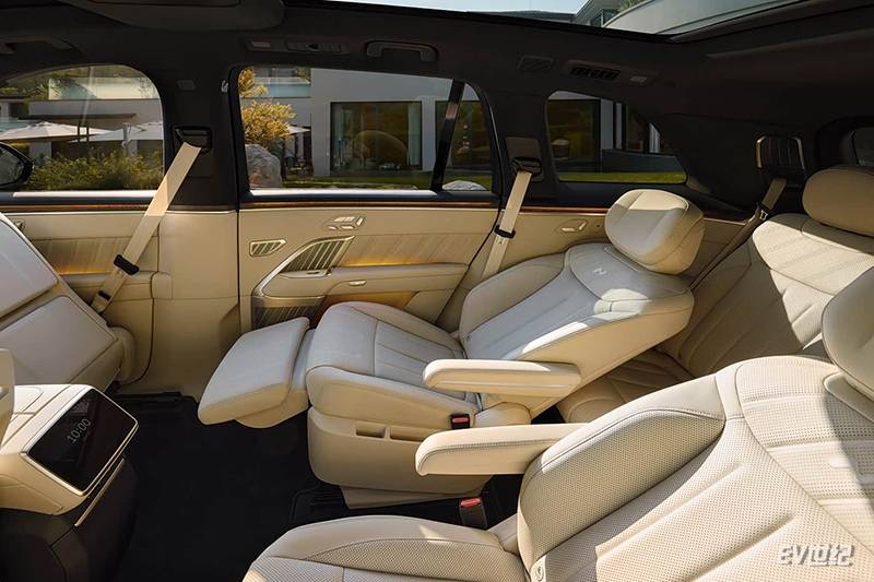 六座純電SUV的不二之選?蔚來樂道L90預(yù)售最低19.39萬元起