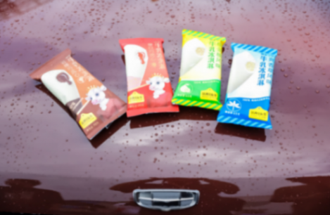 當汽車駛入潮玩牧場,吉利新車發布會玩成「甜蜜派對」