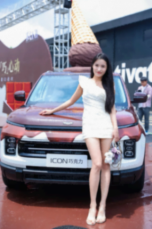 當汽車駛入潮玩牧場,吉利新車發布會玩成「甜蜜派對」