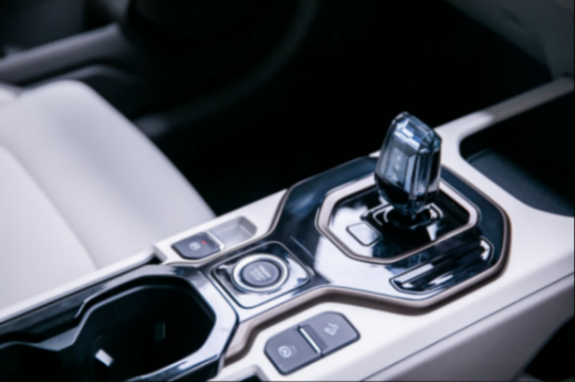 當汽車駛入潮玩牧場,吉利新車發布會玩成「甜蜜派對」