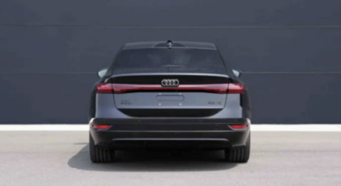 純電奧迪A6L申報(bào),太抽象了,能打過(guò)寶馬i5嗎?