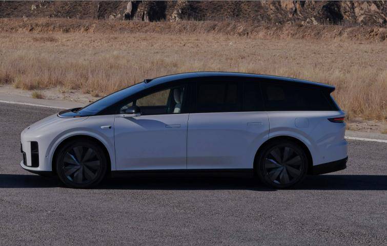 理想 i8 開啟預(yù)訂,能否打破純電 SUV 市場格局?