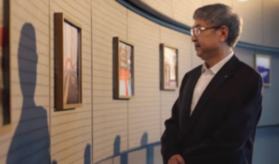 “膽小”的尹同躍，何來的松弛感？