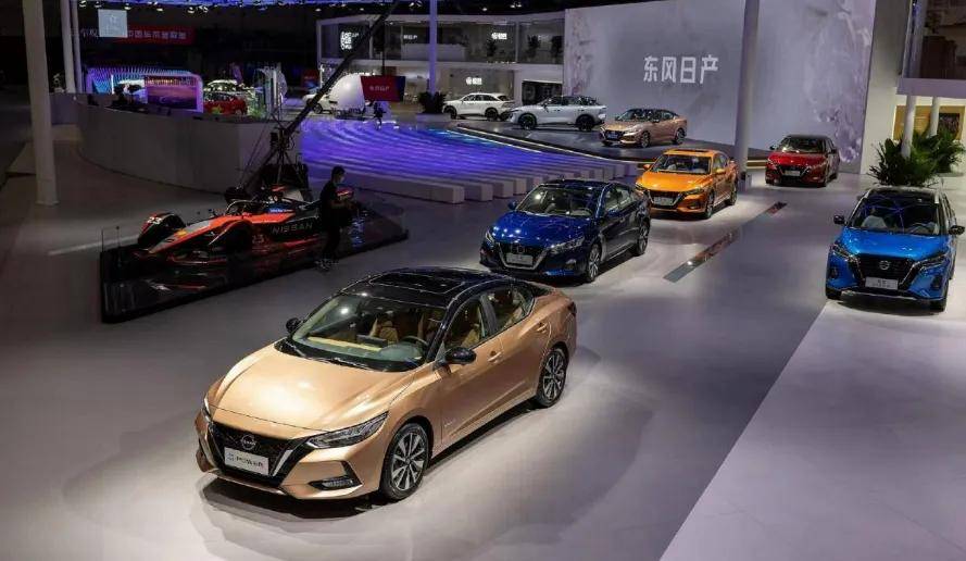 東風日產(chǎn)周鋒,從事汽車技術領域相關工作,在技術研發(fā)、戰(zhàn)略規(guī)劃、經(jīng)營管理等方面工作經(jīng)驗頗豐