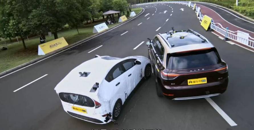 PPT戰神集體翻車,智駕測試憑什么特斯拉拿第一