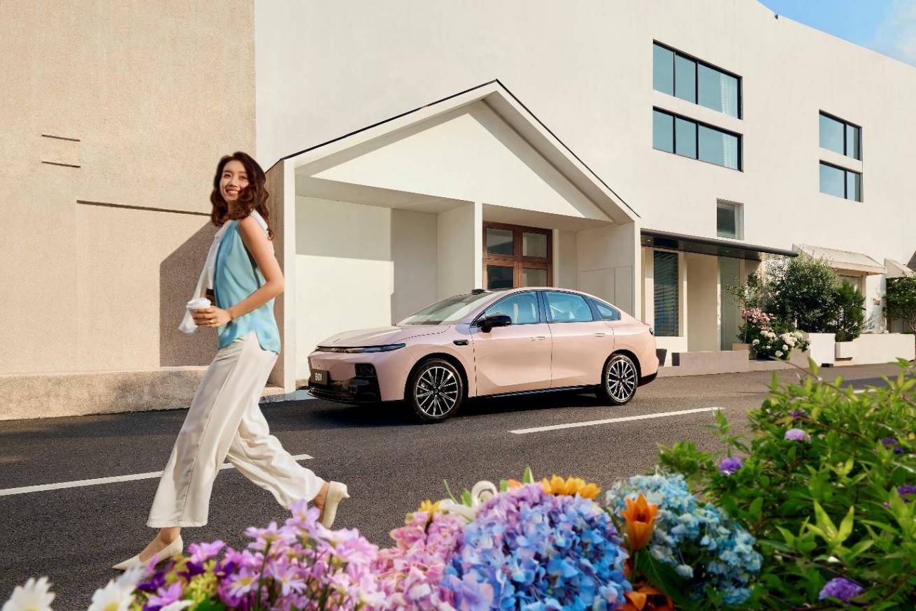 25歲想買臺“不將就”的車?零跑B01這波操作把年輕人心思摸透了