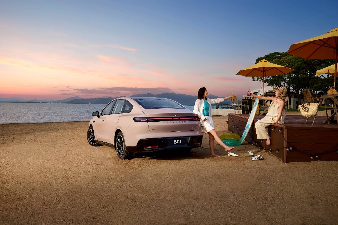 25歲想買臺“不將就”的車?零跑B01這波操作把年輕人心思摸透了