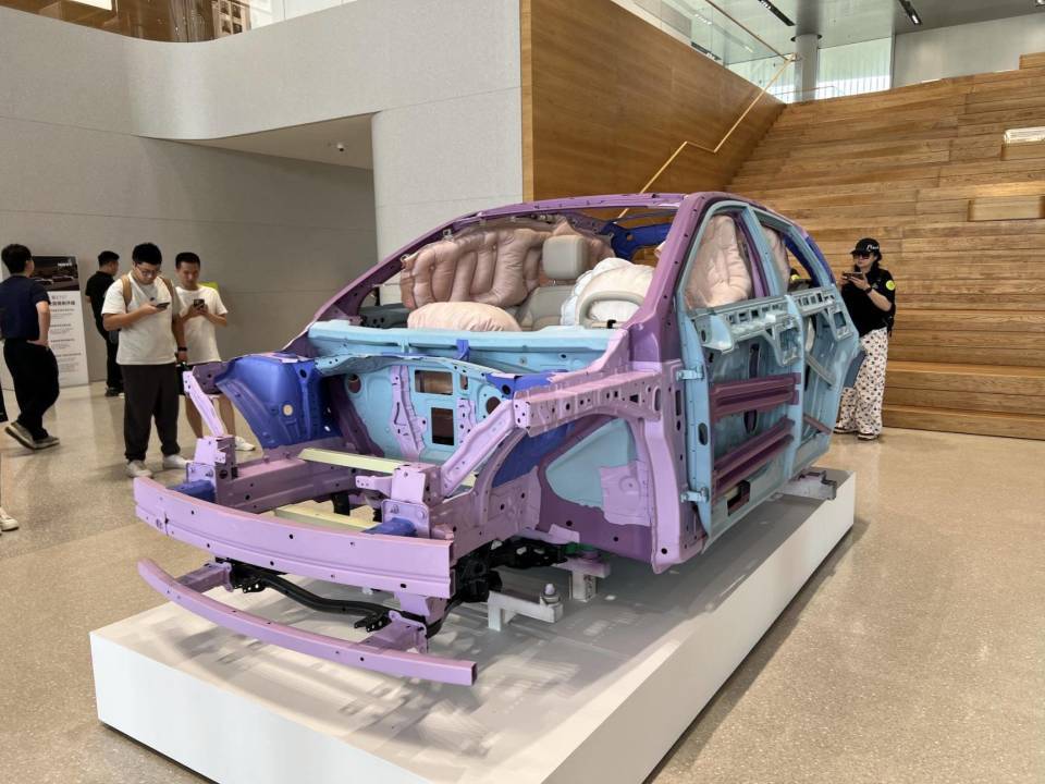 精品小車何以撞出高級安全?中保研成績單背后的“秘密”