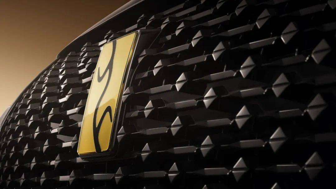 真中式奢侈品級(jí)豪車首秀 仰望U8L鼎世版預(yù)售130萬元