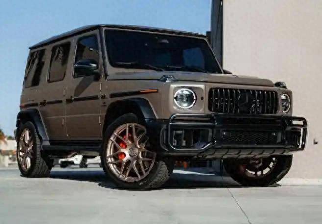 都是豪華越野車:寶馬X8要來了,奔馳大G還能加價賣嗎?