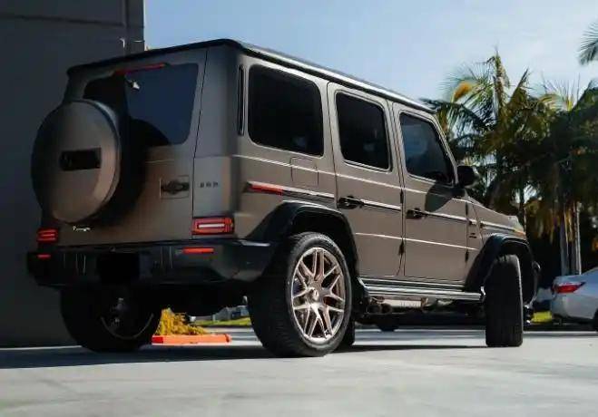 都是豪華越野車:寶馬X8要來了,奔馳大G還能加價賣嗎?