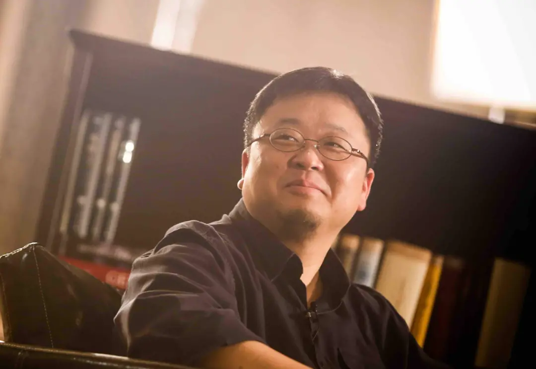 羅永浩限定款的泡面,作為帶貨主播的他依然賣力,沒有泡面不敢想象,我的泡面情結一直很重,長達15年,泡面就是我最親密的戰友