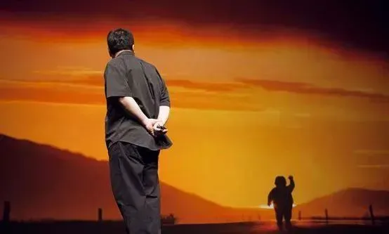 羅永浩限定款的泡面,作為帶貨主播的他依然賣力,沒有泡面不敢想象,我的泡面情結一直很重,長達15年,泡面就是我最親密的戰友