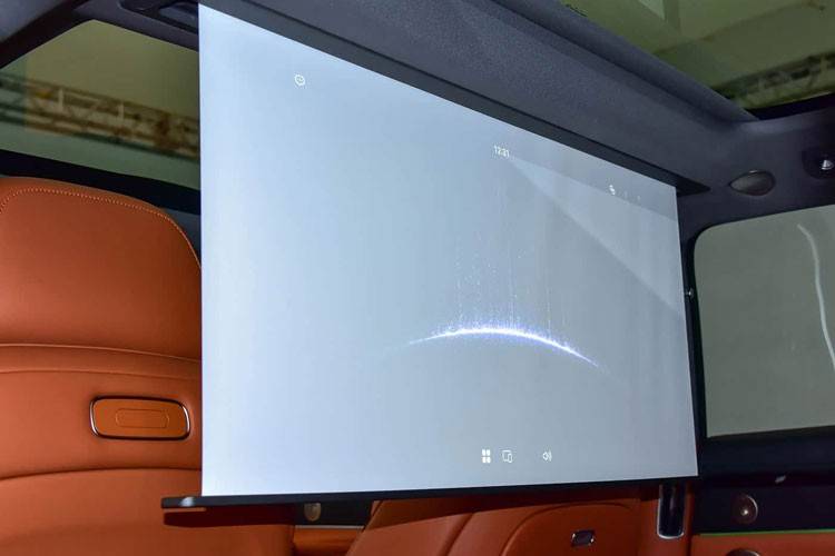 華系首款旅行車享界S9T在前兩天正式開啟預售,推出增程和純電兩種動力形式,帶來6款車型,預售價32.8-38.8萬元