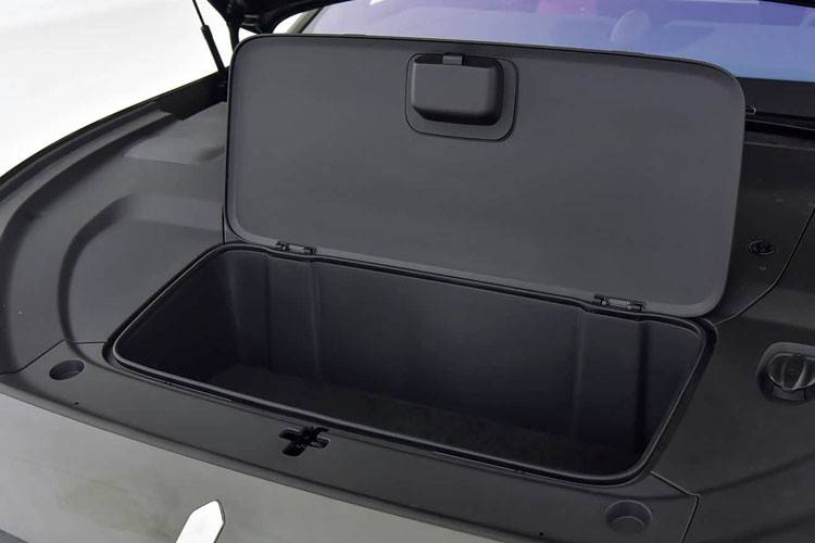 華系首款旅行車享界S9T在前兩天正式開啟預售,推出增程和純電兩種動力形式,帶來6款車型,預售價32.8-38.8萬元