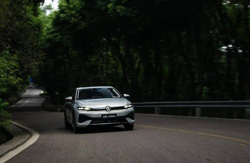 尺寸提升 配端到端高速NOA 全新一代速騰L上市