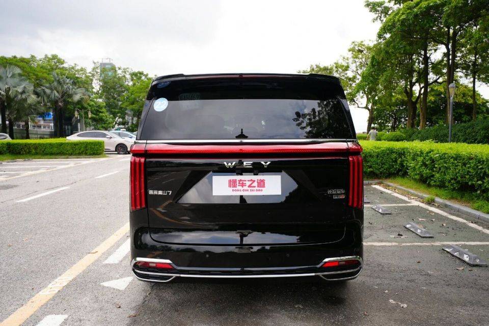 全新魏牌高山7預售28.98萬,標配四驅+激光雷達