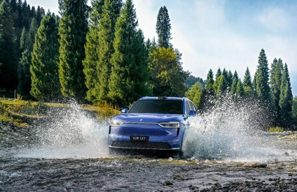 全新問界M7“爆單”!理想i6上市在即,又是一場硬仗?