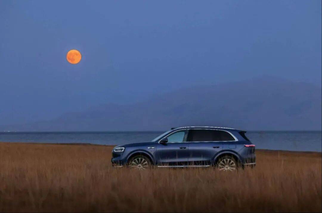 全新問界M7“王者歸來”“全優生”改寫競爭規則