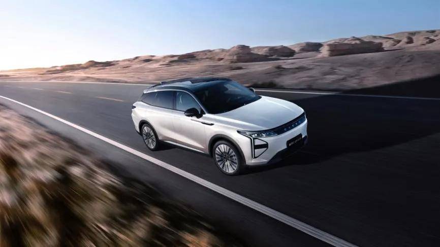 國外賣50萬的星途瑤光C-DM寰球版,實為高質中型電混SUV