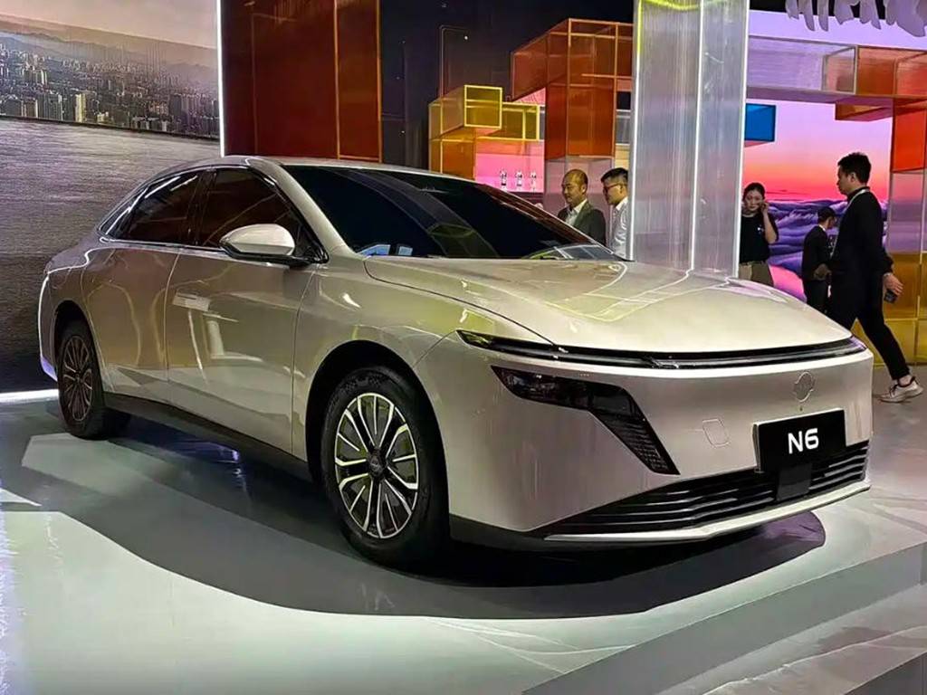 東風(fēng)日產(chǎn)N6實車曝光!內(nèi)外延續(xù)N7設(shè)計思路,又是新爆款?