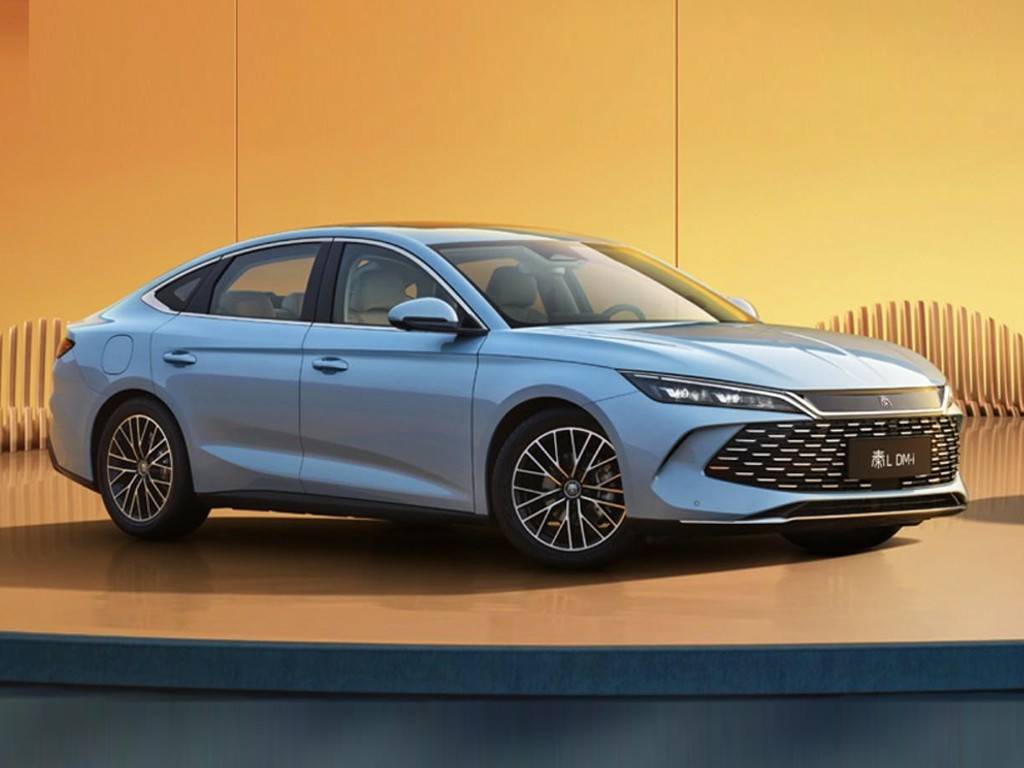 東風(fēng)日產(chǎn)N6實車曝光!內(nèi)外延續(xù)N7設(shè)計思路,又是新爆款?