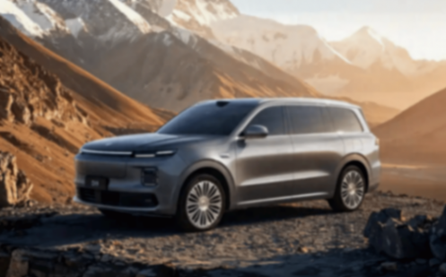 零跑首款MPV諜照曝光,5.2m車長,半價(jià)MEGA要來了