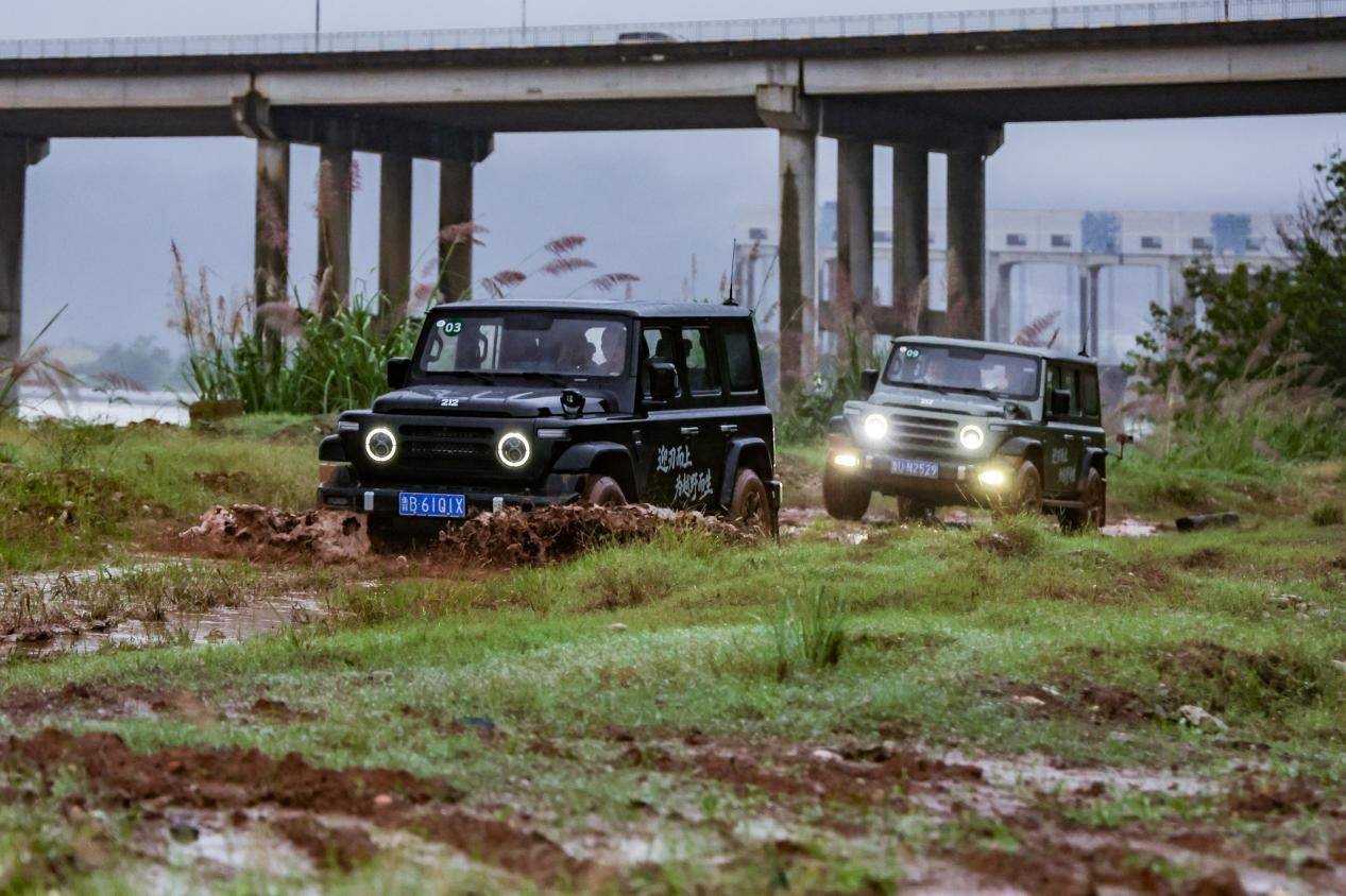 不是復(fù)古 而是回到越野本能212 T01柴油版試駕