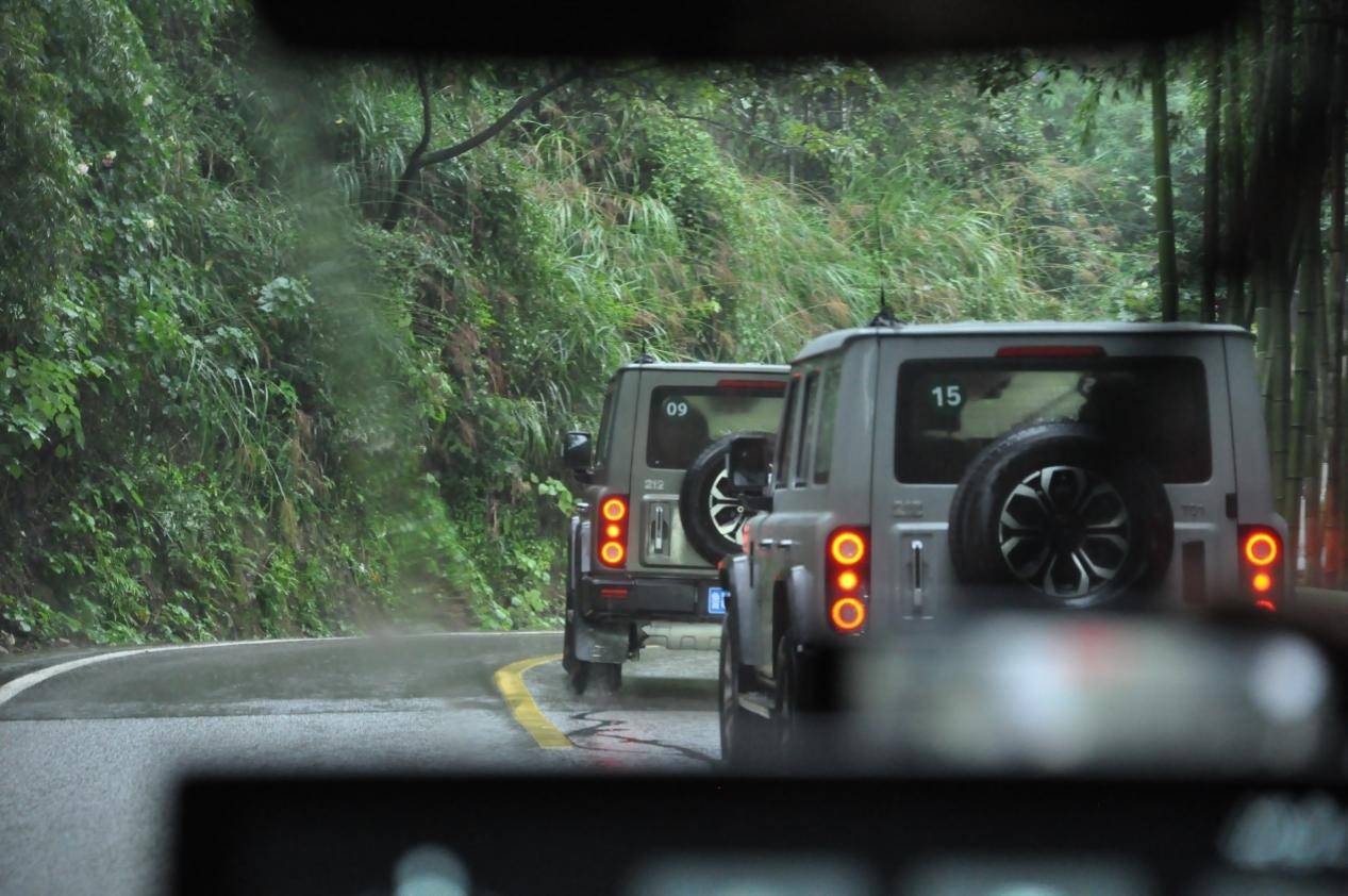 不是復(fù)古 而是回到越野本能212 T01柴油版試駕