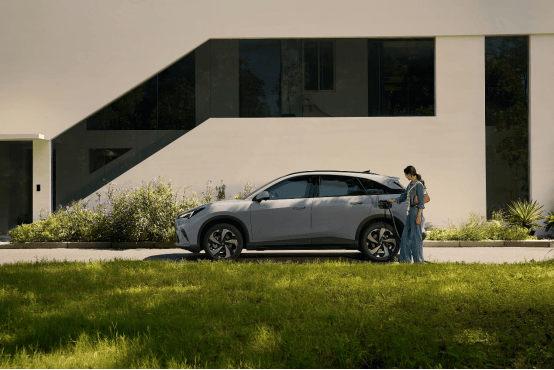 極狐阿爾法T5智駕平權(quán)終落地,15 萬(wàn)內(nèi)唯一城市 NOA SUV 登場(chǎng)