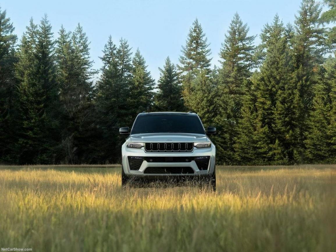 Jeep大切諾基改款:外形微整、內(nèi)飾更豪,全新2.0T引擎有八缸